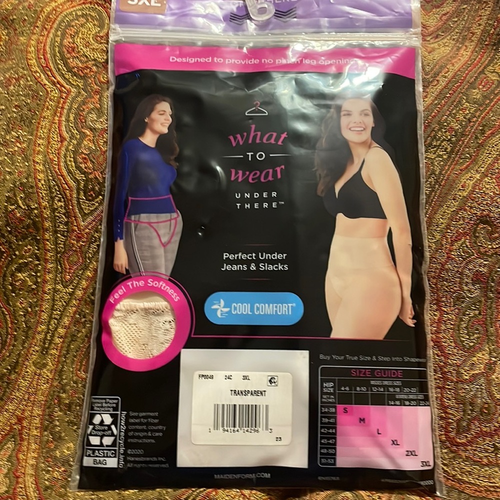 Maidenform flexes